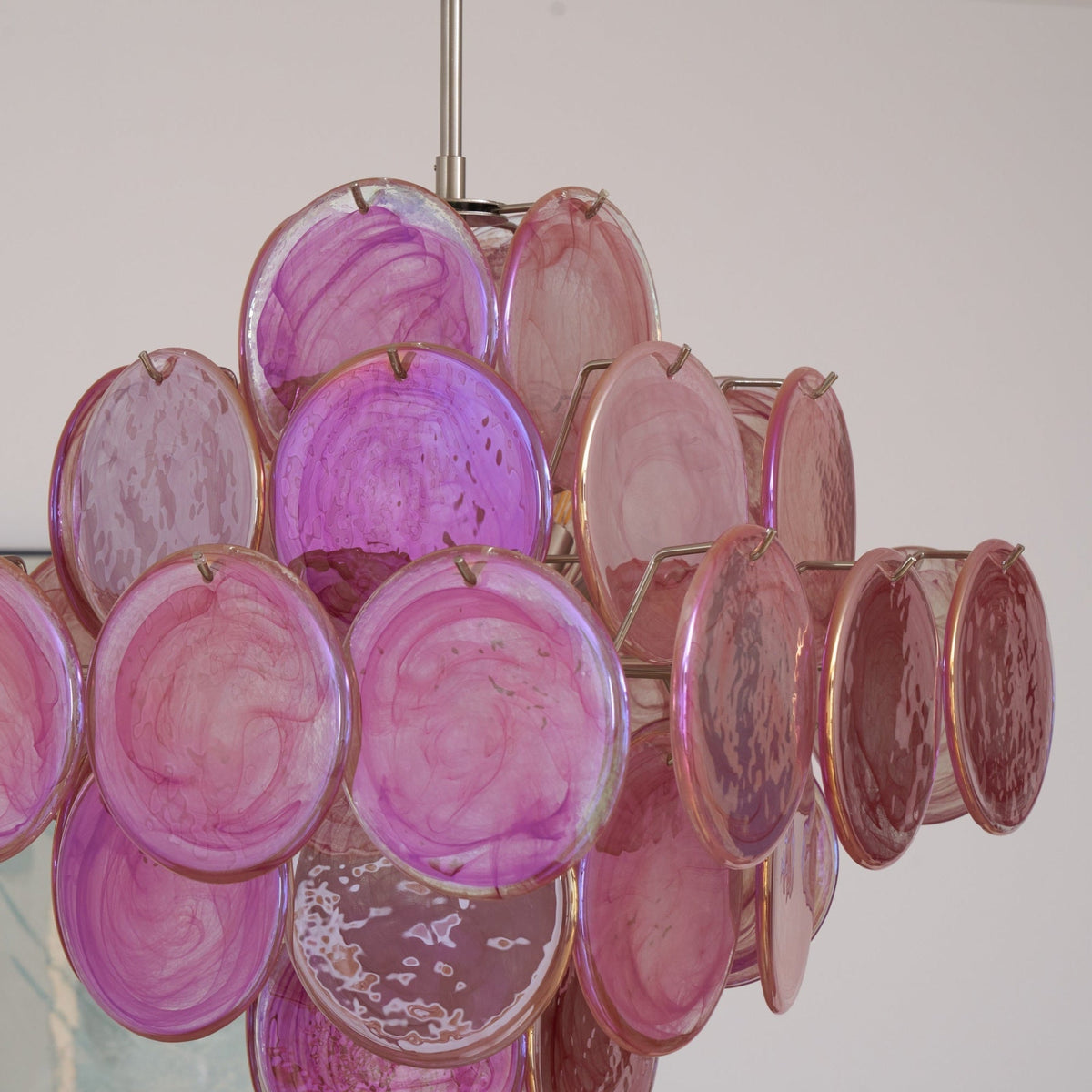 Celeian Kroonluchter Roze Iridescent Glazen Schijven Gelaagd Romantisch