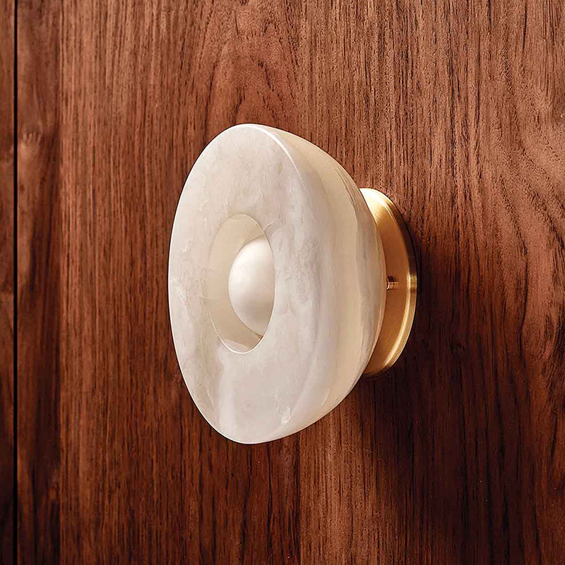 Lioruielle wandlamp van glas met oppervlakteglas in en goud