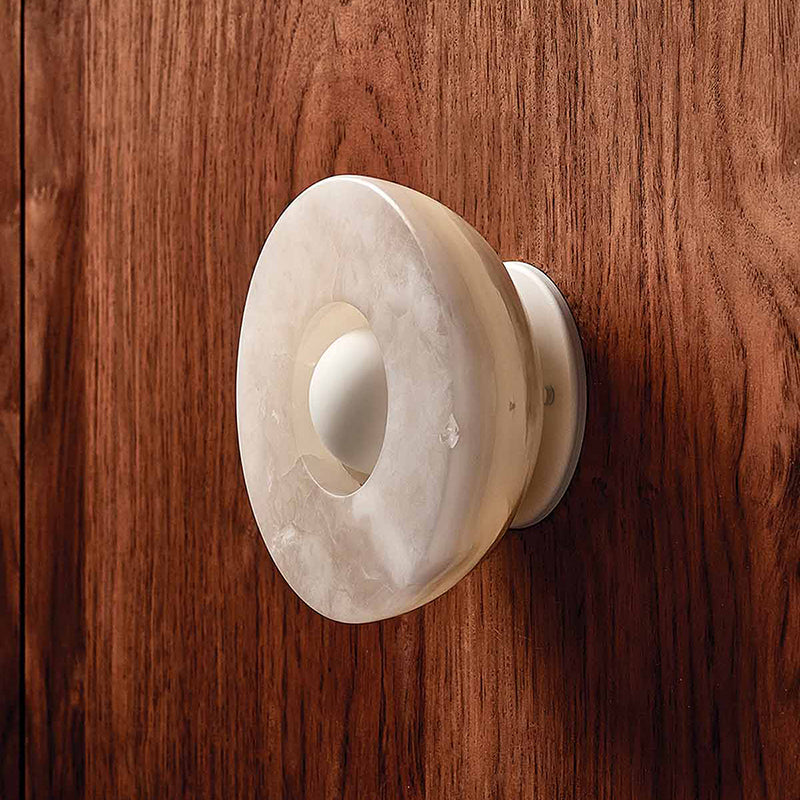 Lioruielle wandlamp van glas met oppervlakteglas in en goud