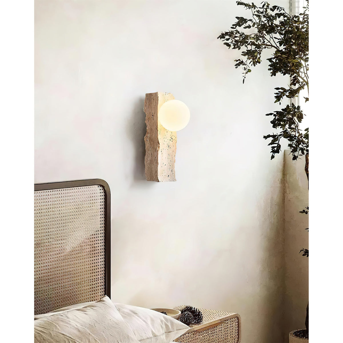 Tavivelia wandlamp met travertin en glas