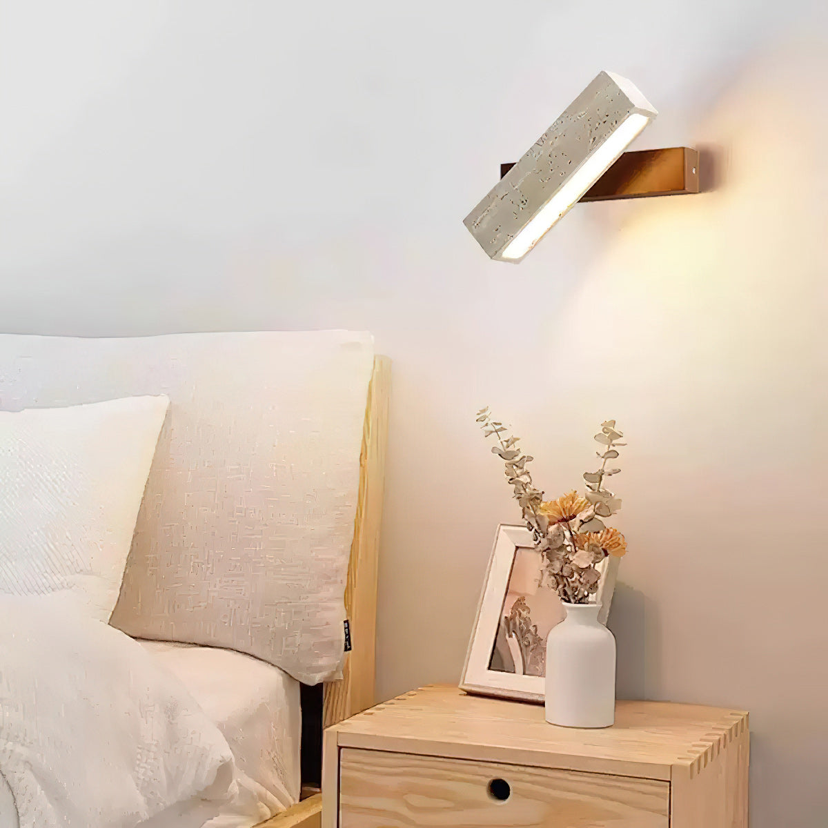 Ostruvyo moderne minimalistische wandlamp van walnoot en travertin