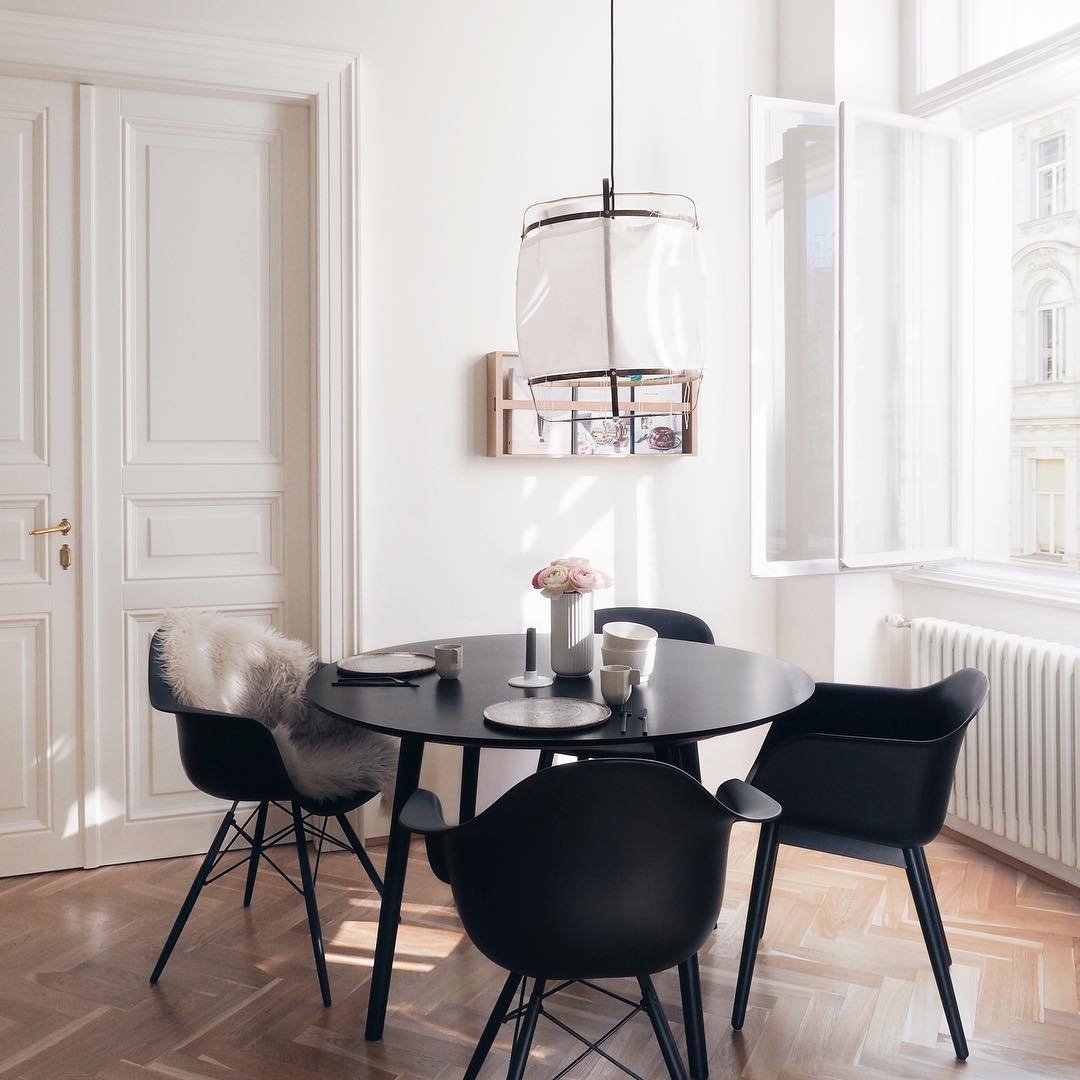 Arioelia hanglamp met bamboe lampenkap voor de woonkamer