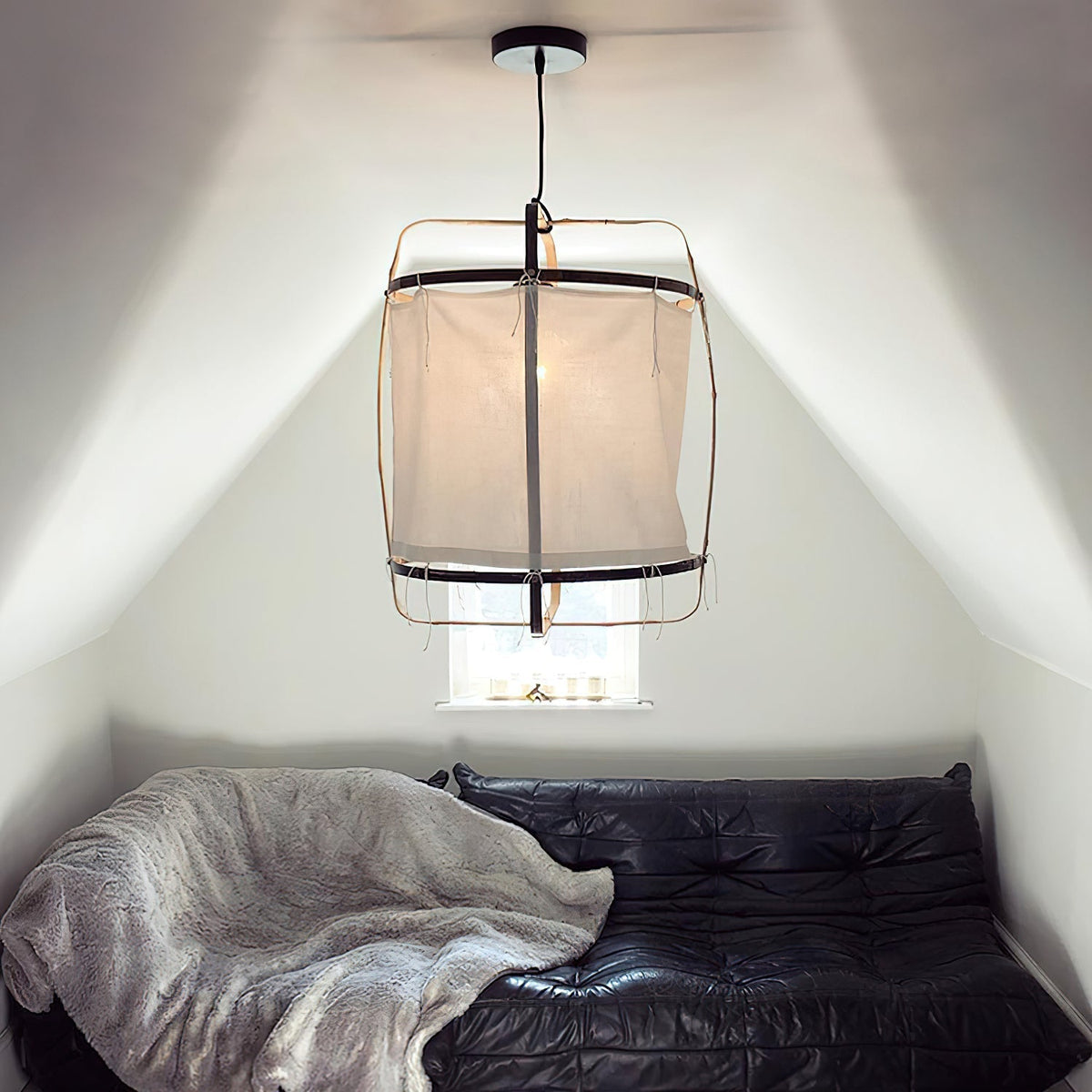 Arioelia hanglamp met bamboe lampenkap voor de woonkamer