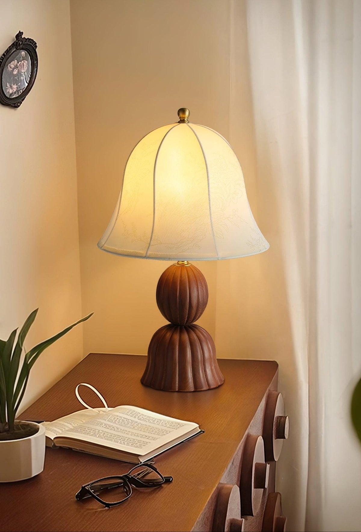 Aldiia Vintage tafellamp van stof en hout
