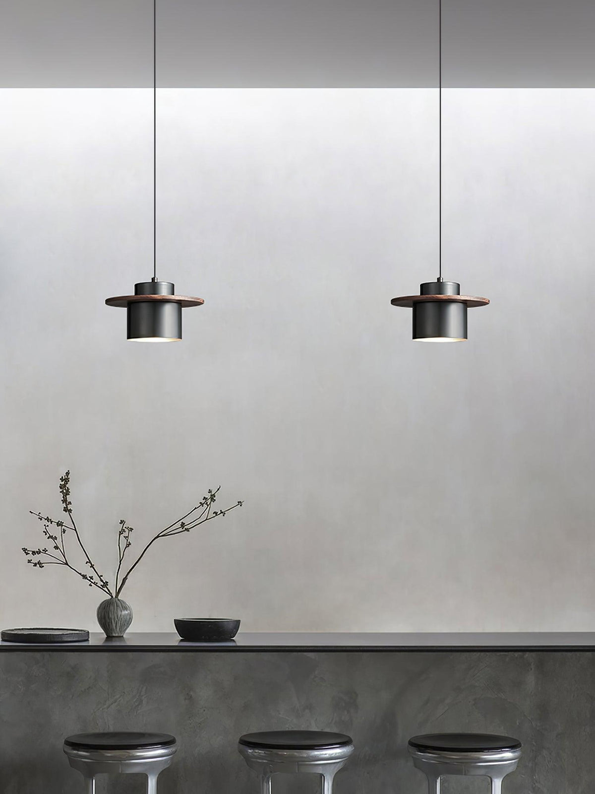 Auririra industriële hanglamp van messing en walnoot