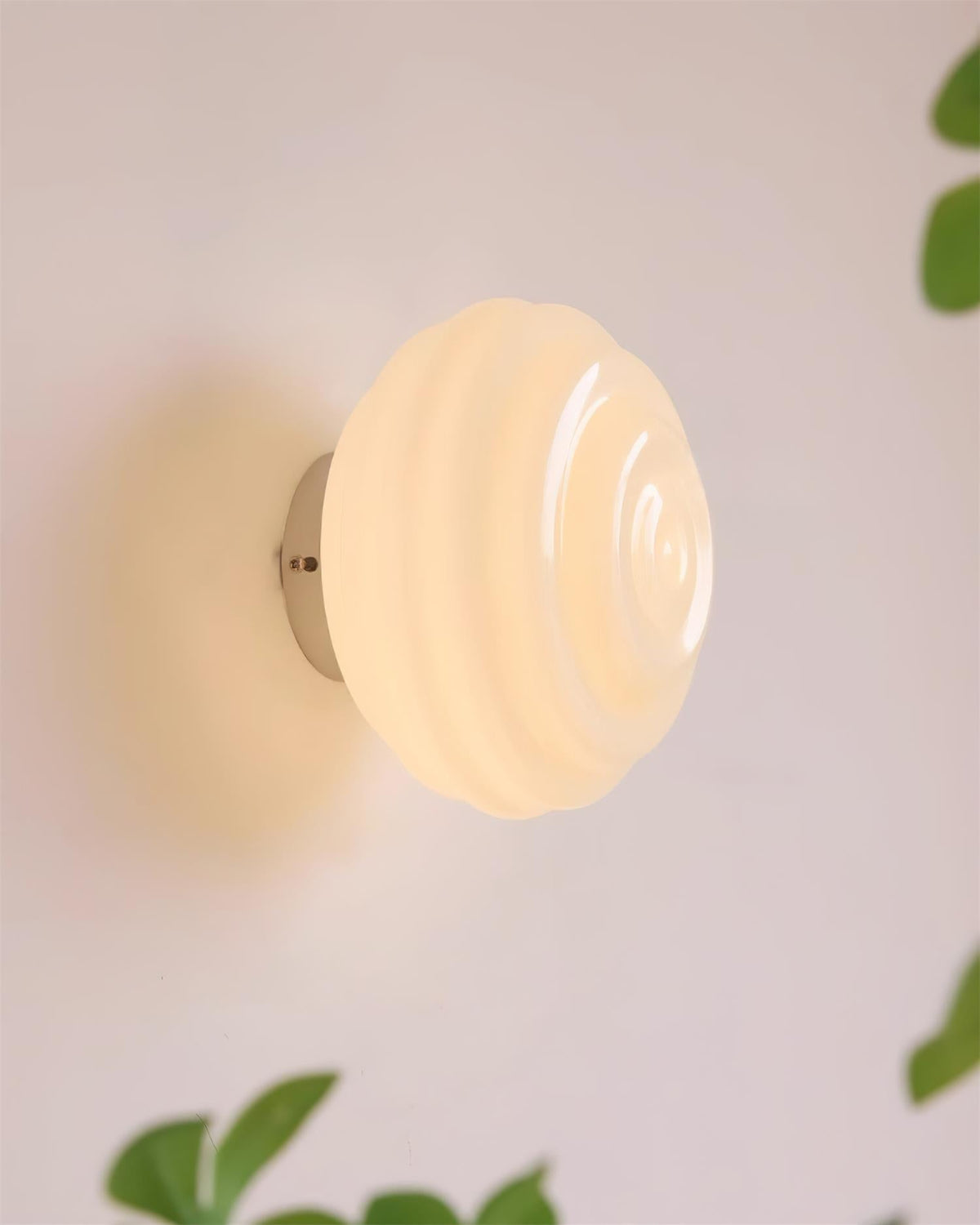 Celalelle wandlamp met glas in goudkleurige afwerking