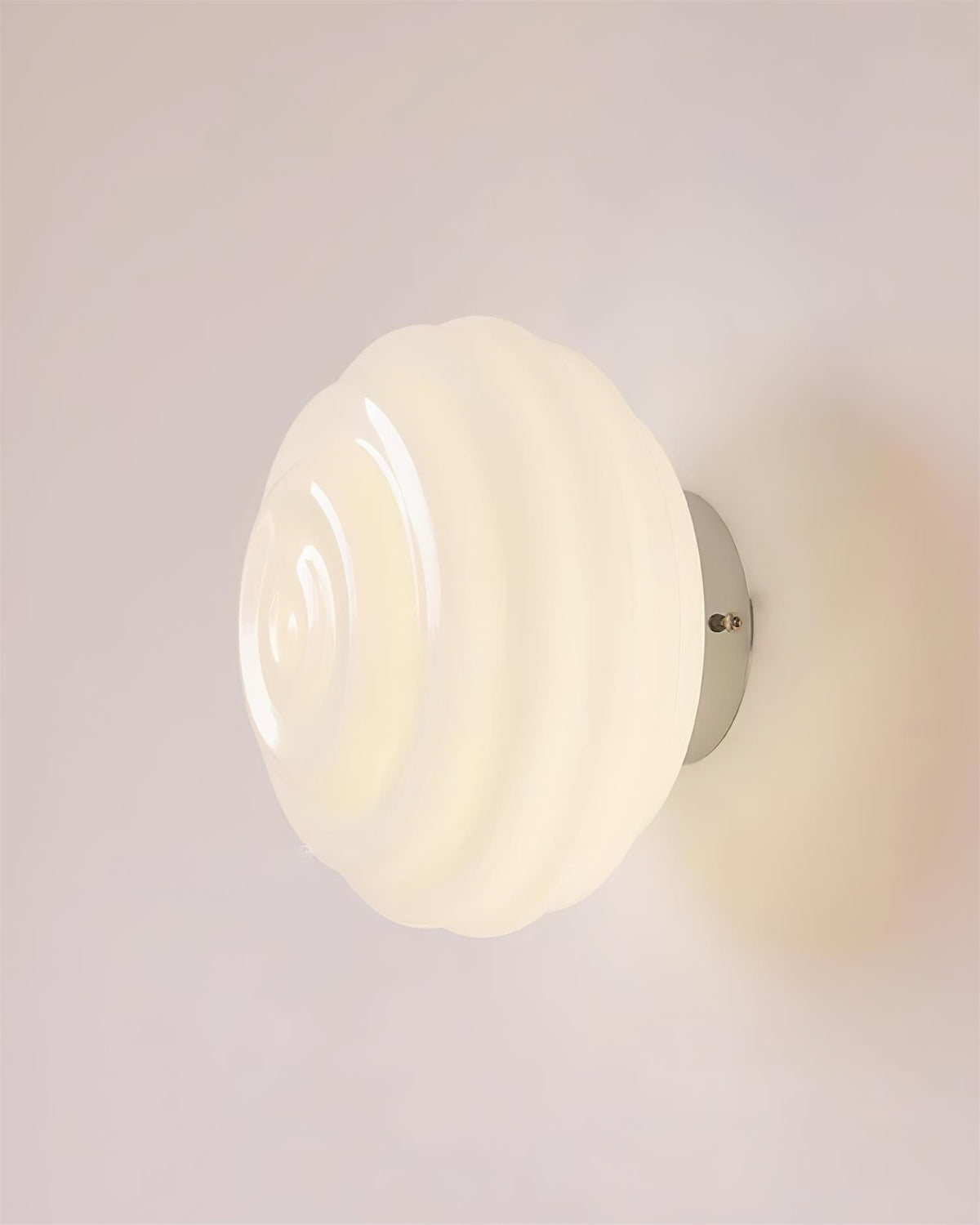 Celalelle wandlamp met glas in goudkleurige afwerking