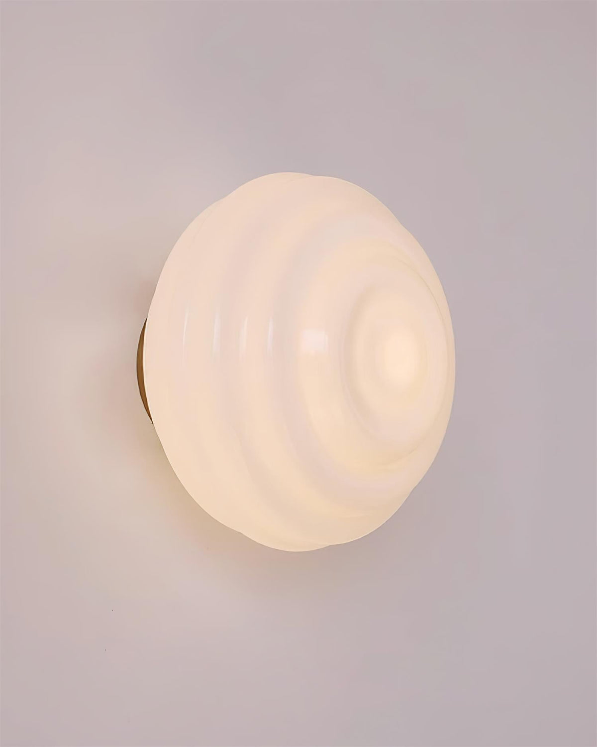 Celalelle wandlamp met glas in goudkleurige afwerking
