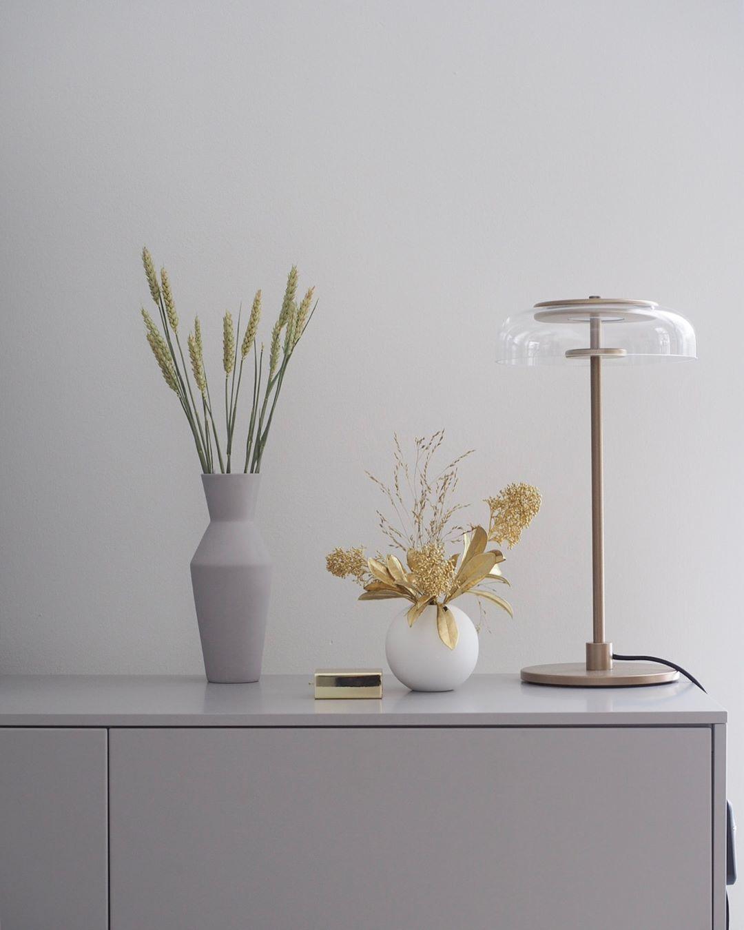 Rinelette tafellamp heldere glazen kap houten voet