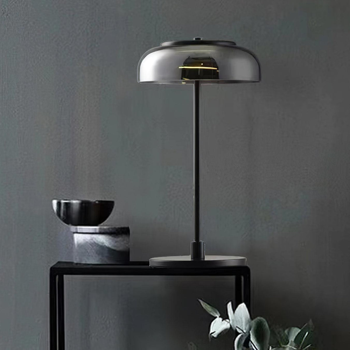 Rinelette tafellamp heldere glazen kap houten voet