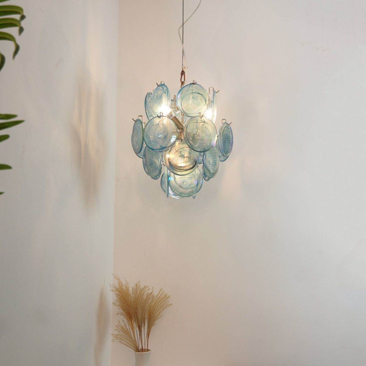 Liororine kroonluchter met blauwe Murano-glas schijven in vintage stijl