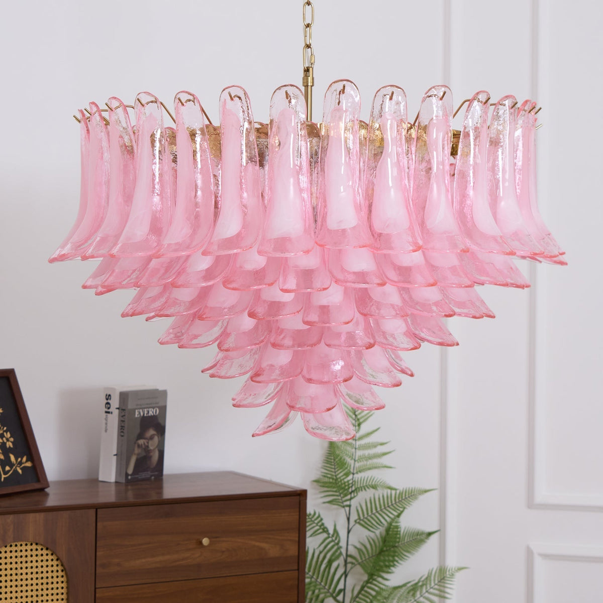 Celaella kroonluchter met roze Murano-glasbloemblaadjes in goudkleurige afwerking met bloemblaadjes
