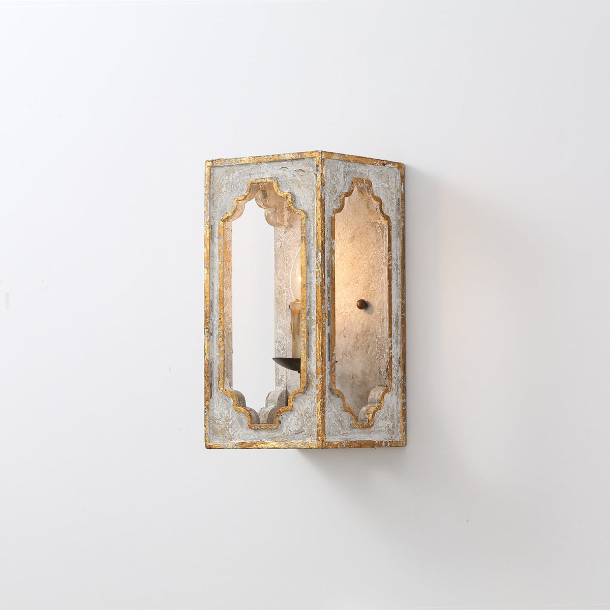 Orelararia wandlamp