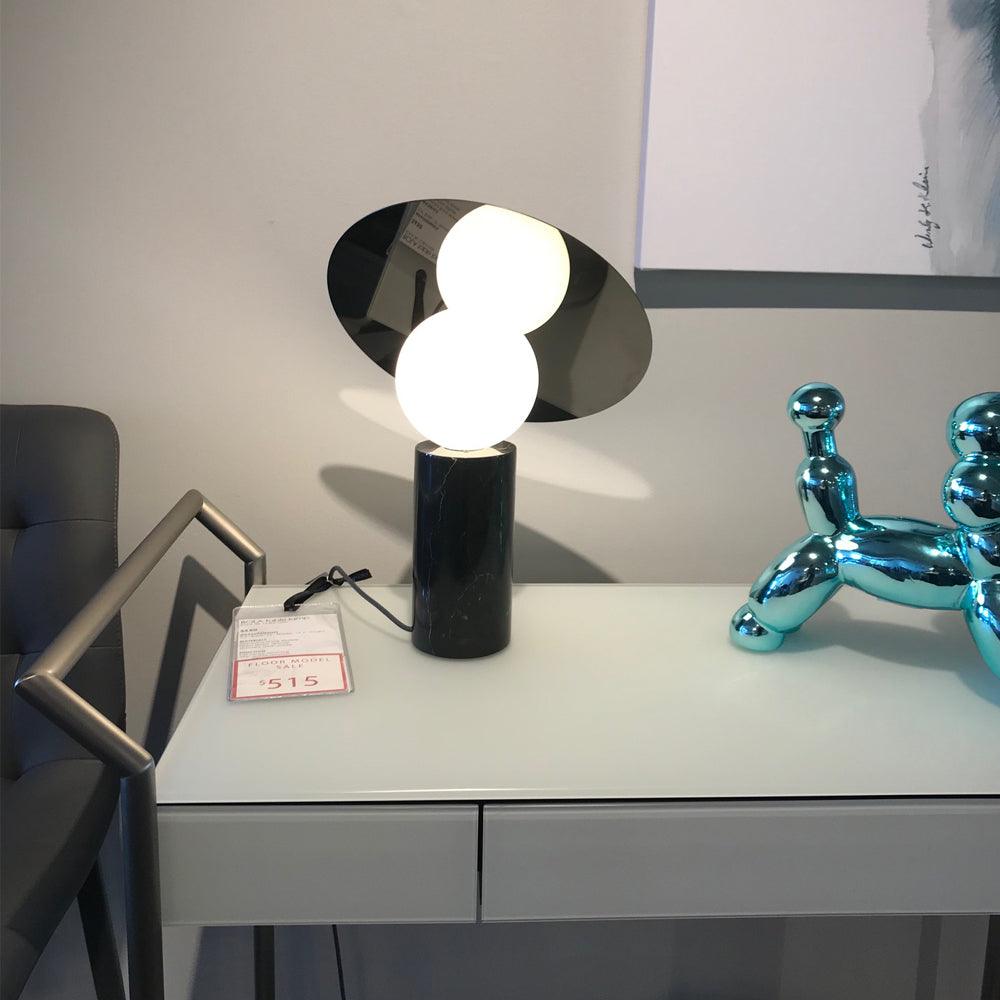 Dila Minimalistische tafellamp van marmer