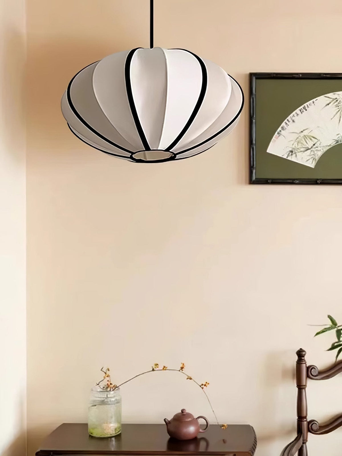 Inez hanglamp van stof met futuristisch ontwerp