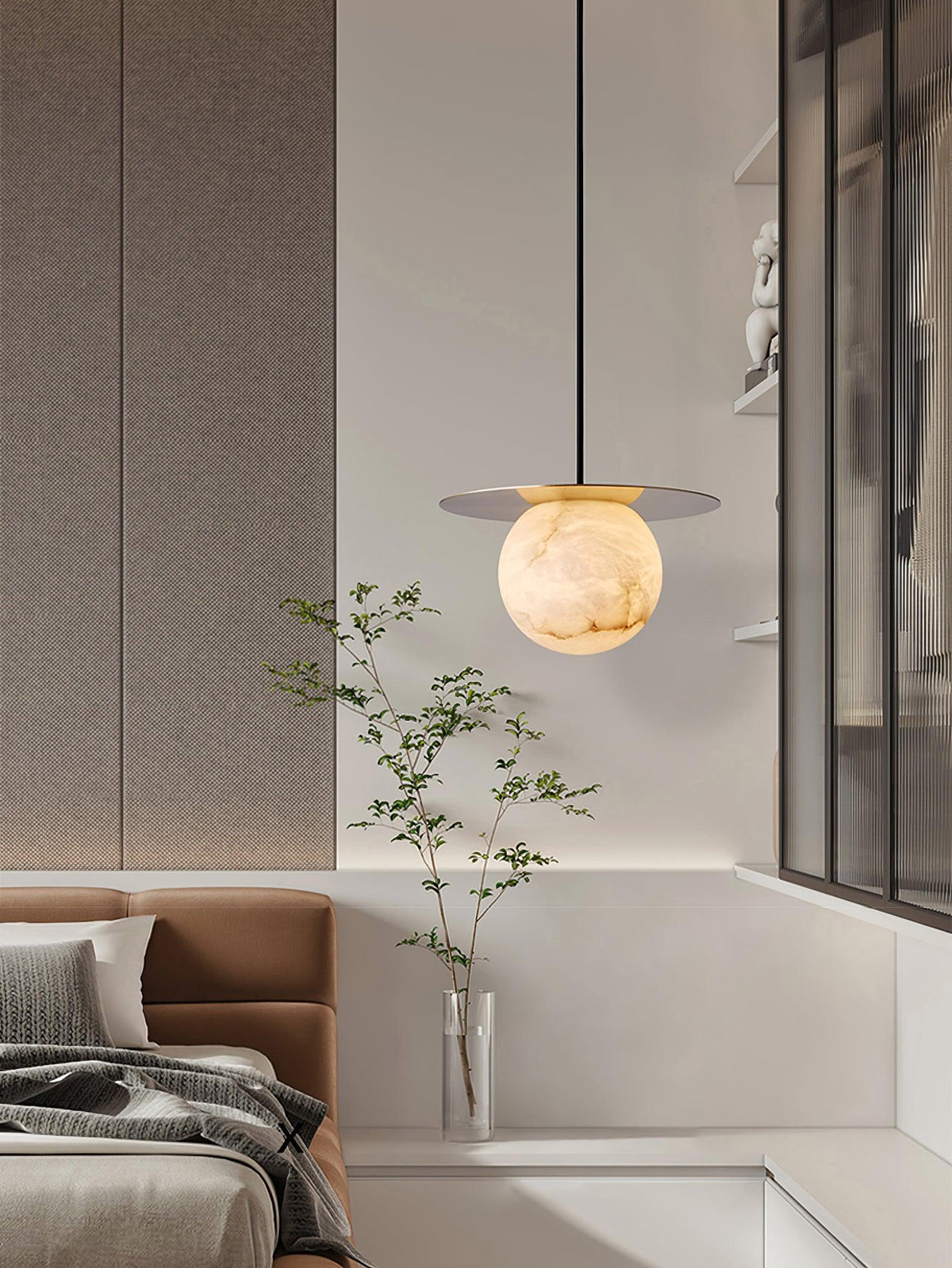Velar hanglamp met albasten bolvormige kap