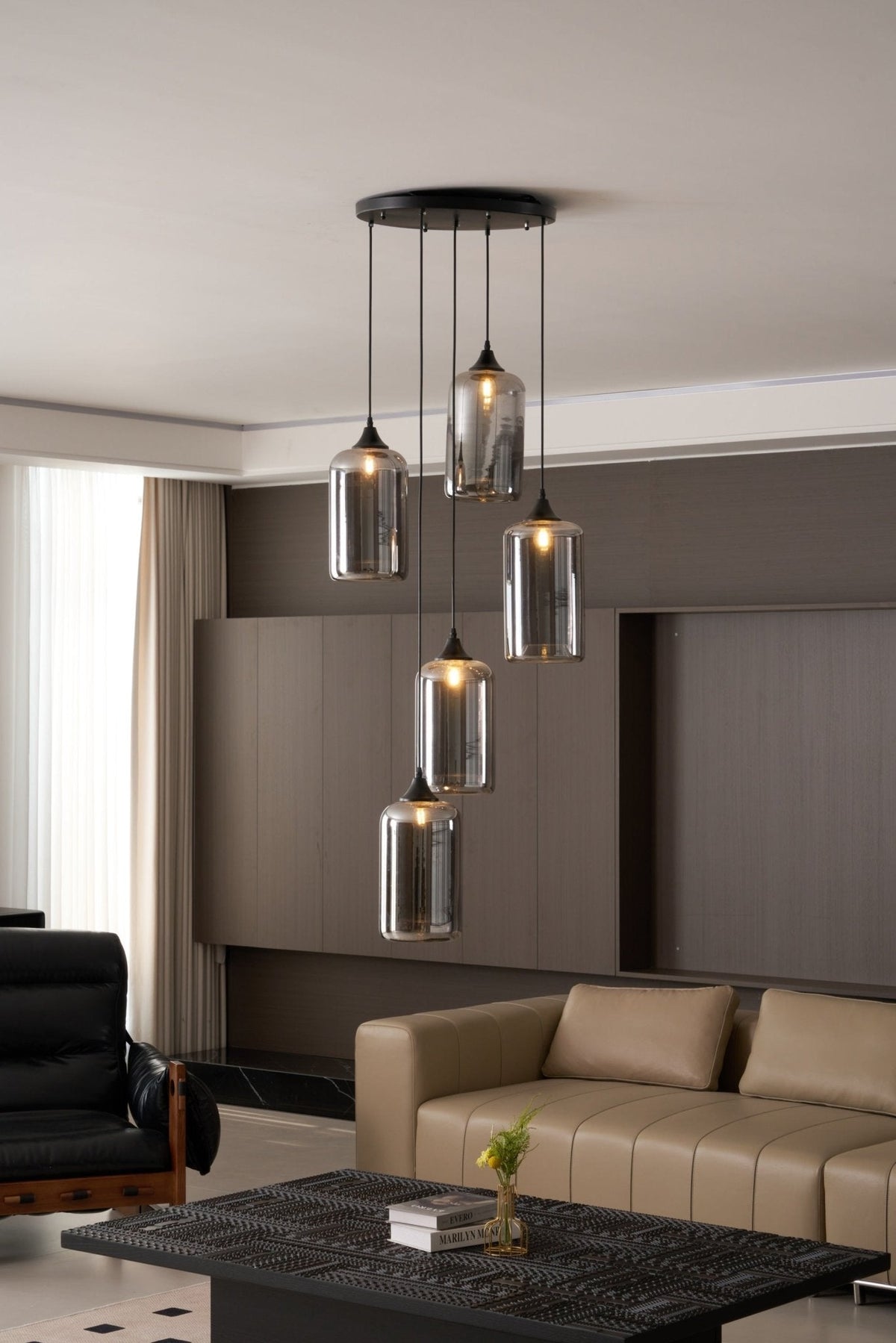 Tevely hanglamp met industriële stijl en glazen kap