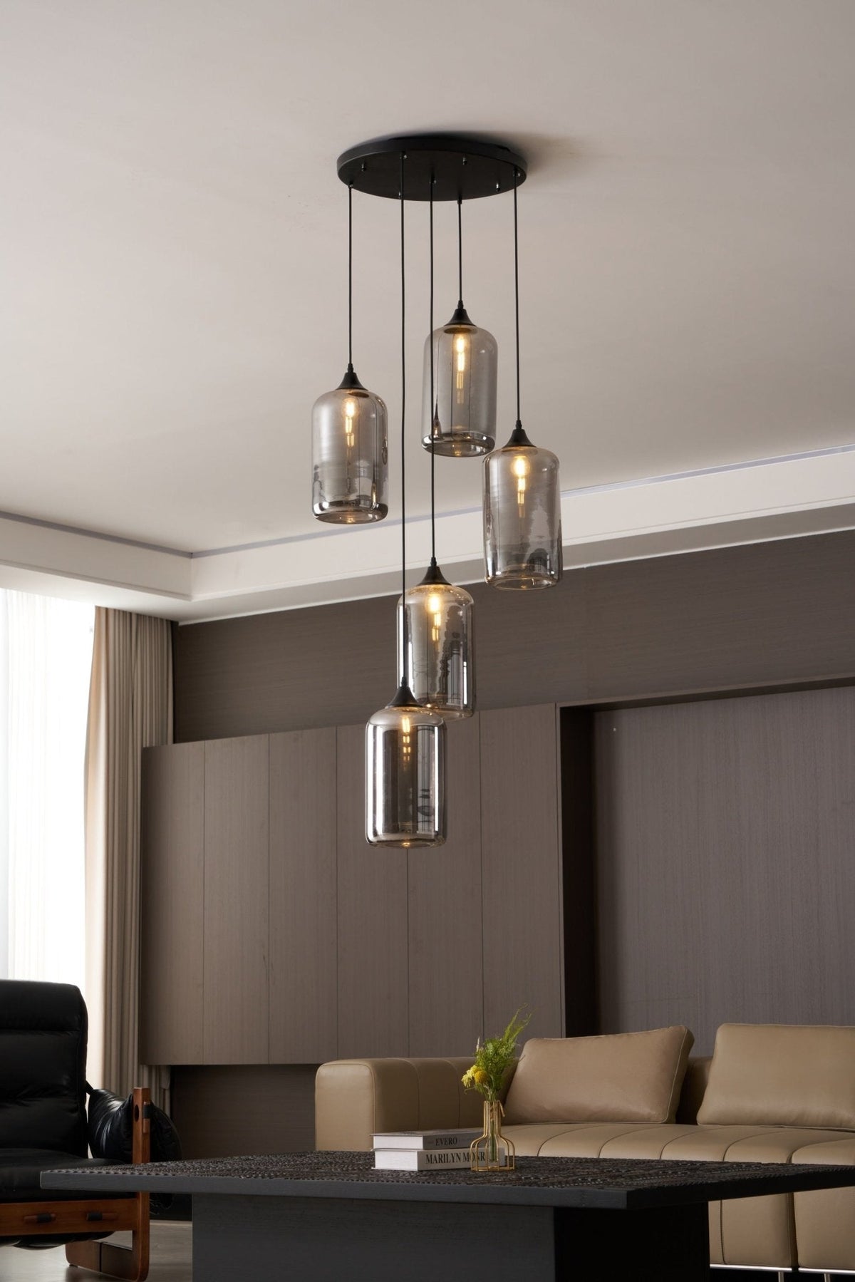 Tevely hanglamp met industriële stijl en glazen kap