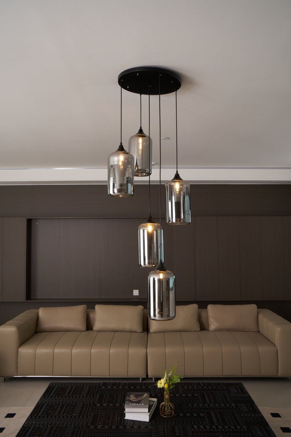 Tevely hanglamp met industriële stijl en glazen kap