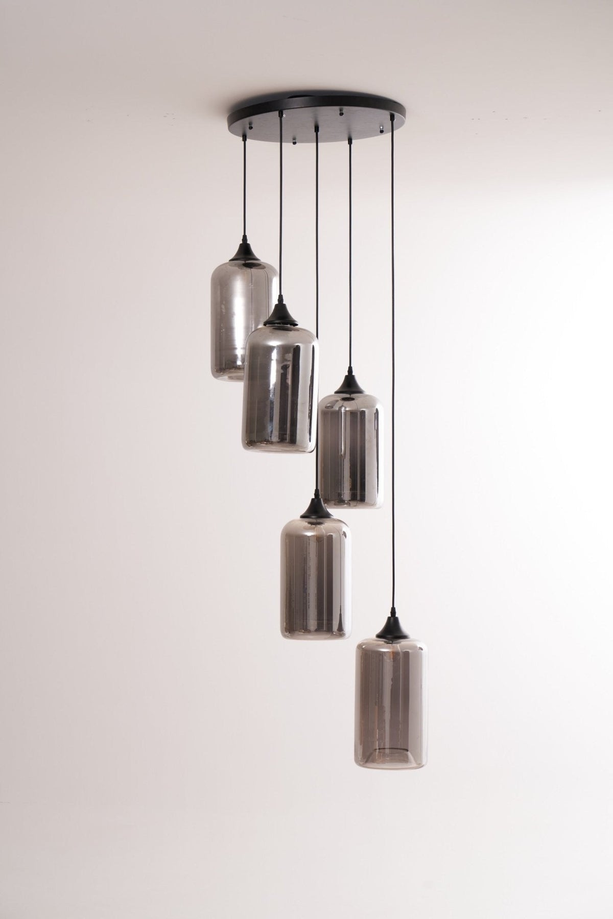 Tevely hanglamp met industriële stijl en glazen kap