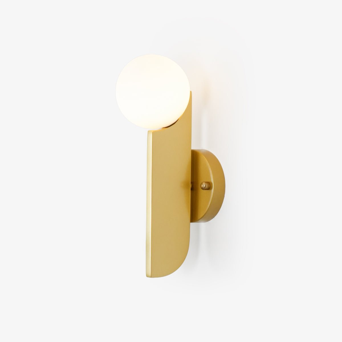 Liorarelle wandlamp met glazen bol en sculpturale vormgeving