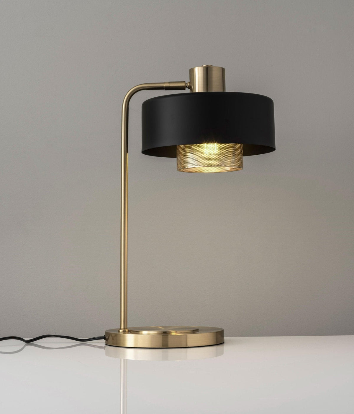 Contemporaire eigentijdse tafellamp in brons