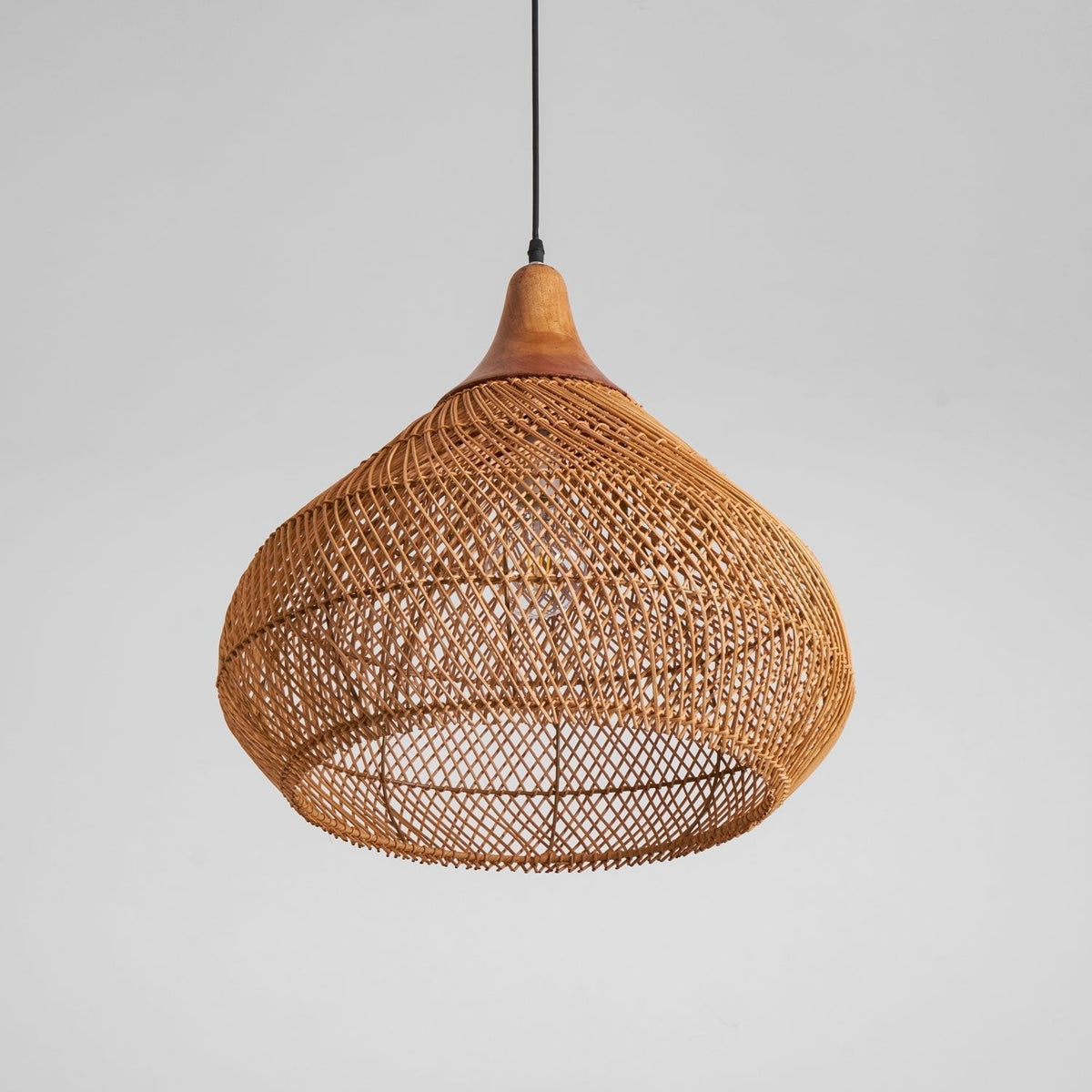 Solavn hanglamp van rotan en hout