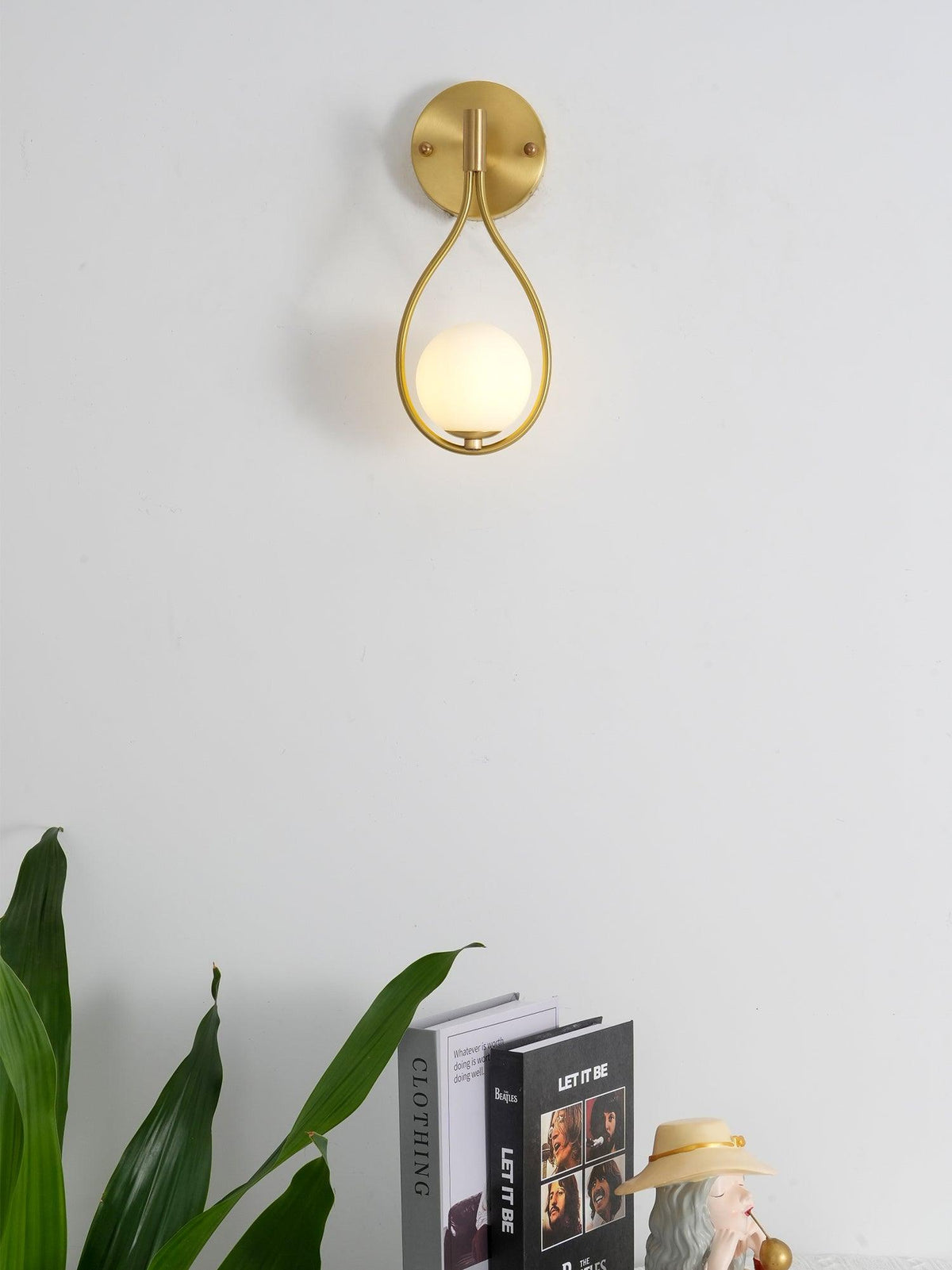 Eiralaya Moderne wandlamp van messing met glas in minimalistisch design