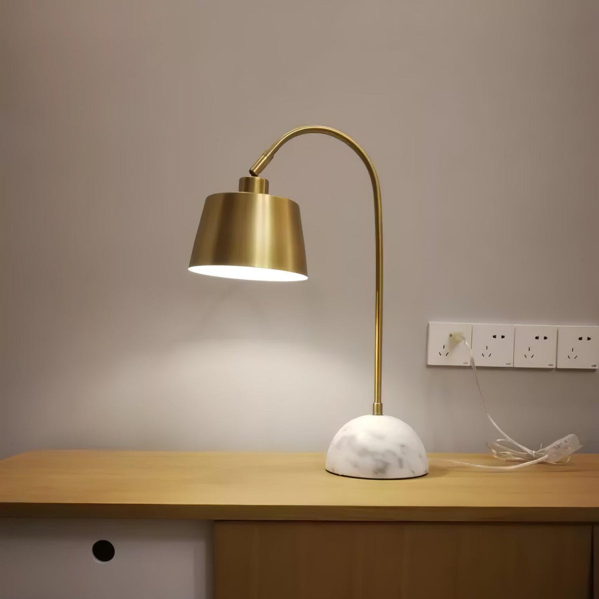 Caleo elegante tafellamp met marmeren voet