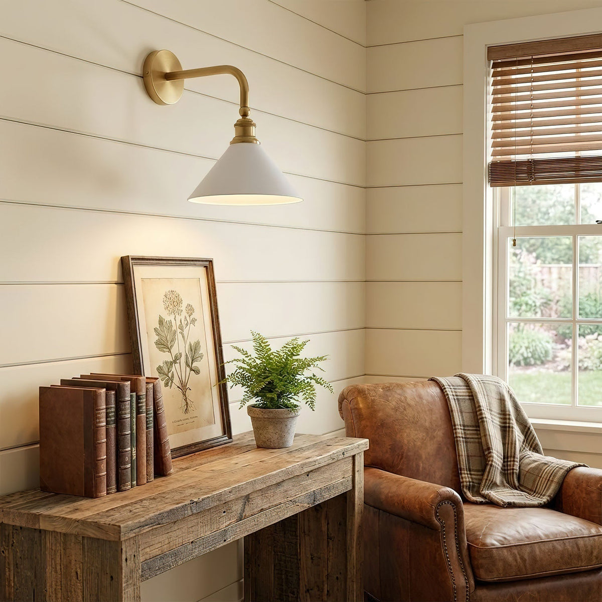 Zaya Minimalistische wandlamp van metaal