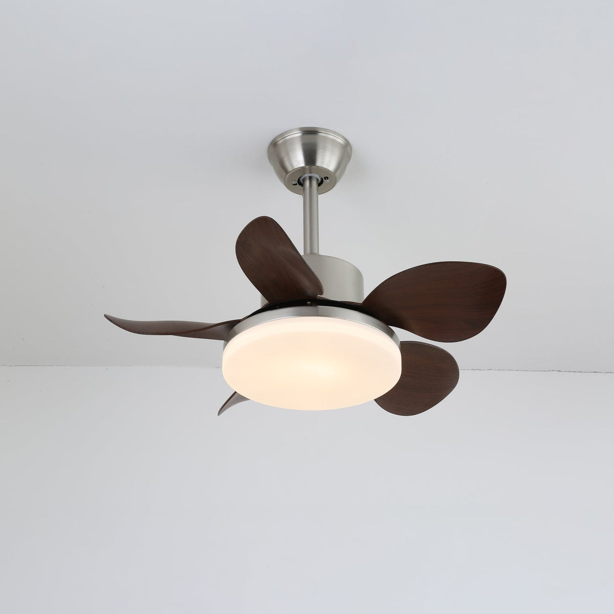 Alenya plafondventilator met verlichting van walnoothout