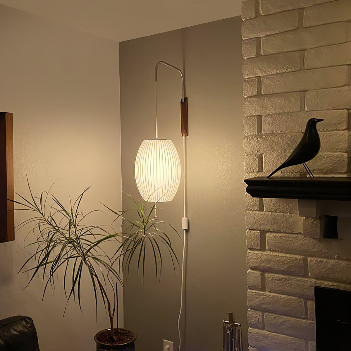Aldinira wandlamp walnoot bal
