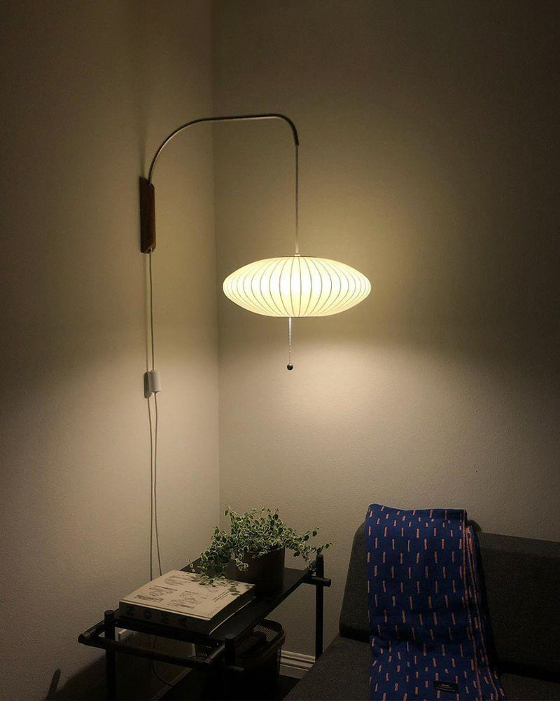 Aldinira wandlamp walnoot bal