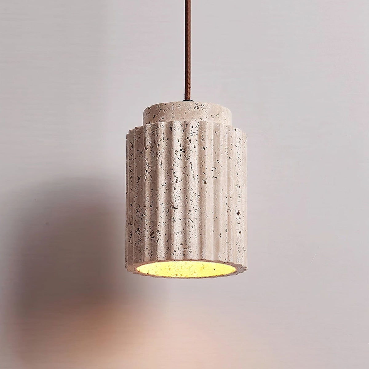 Serinaya hanglamp van geel travertin