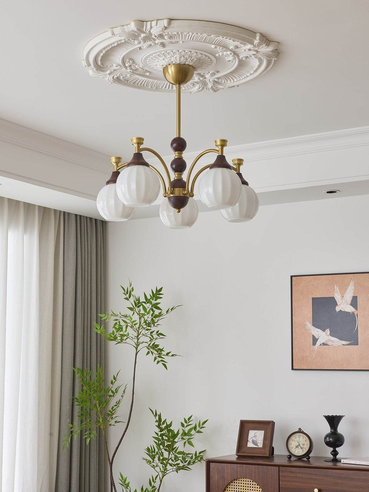 Illoros Traditionele Elegantie Houten Kroonluchter