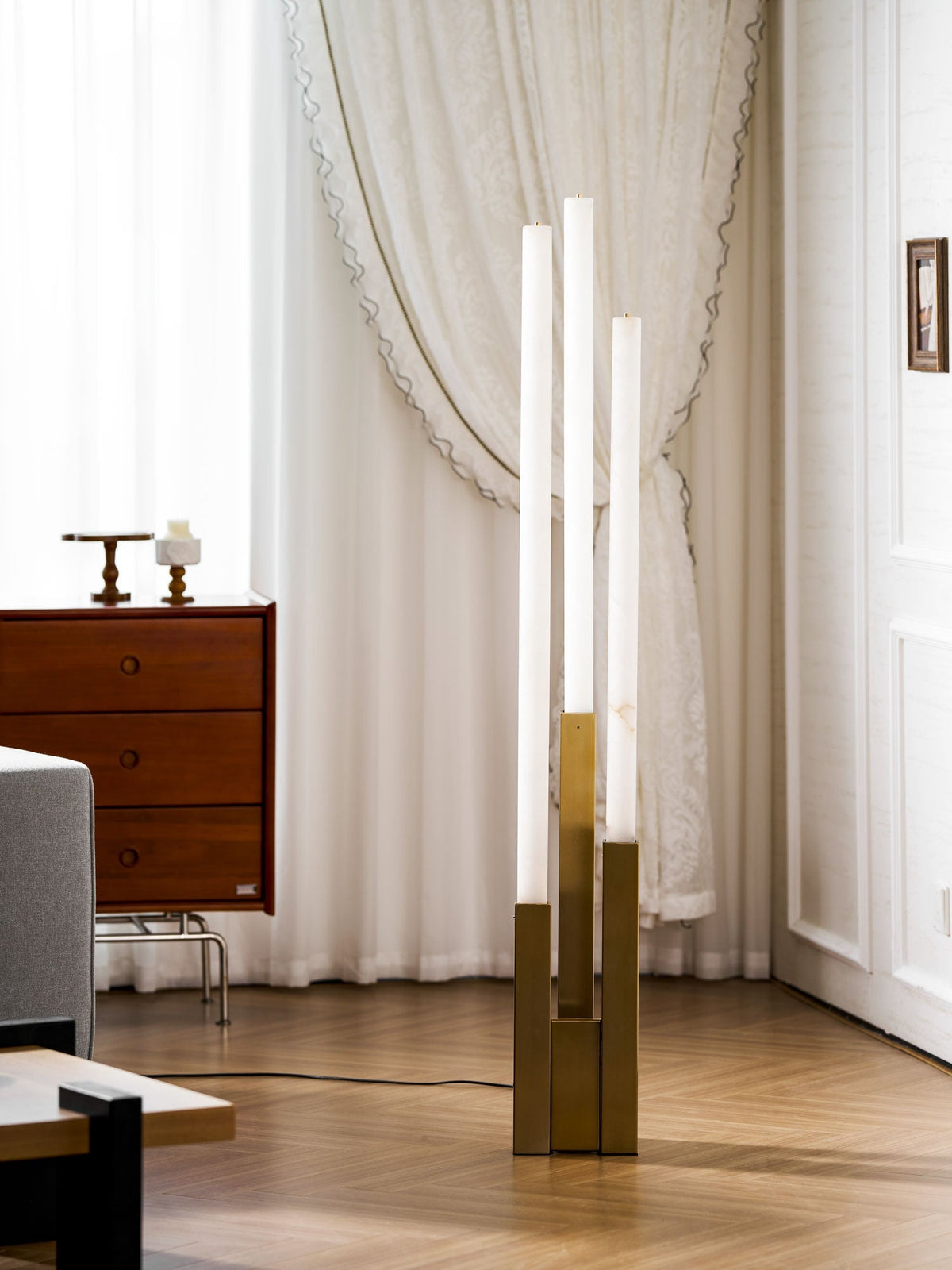 Callisto vloerlamp in albast