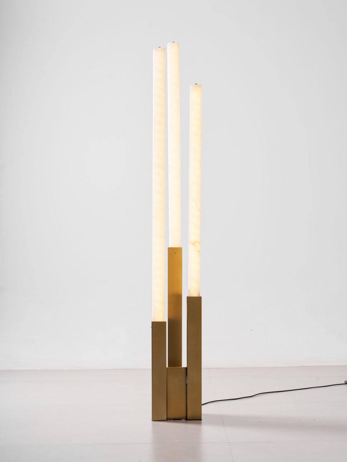 Callisto vloerlamp in albast