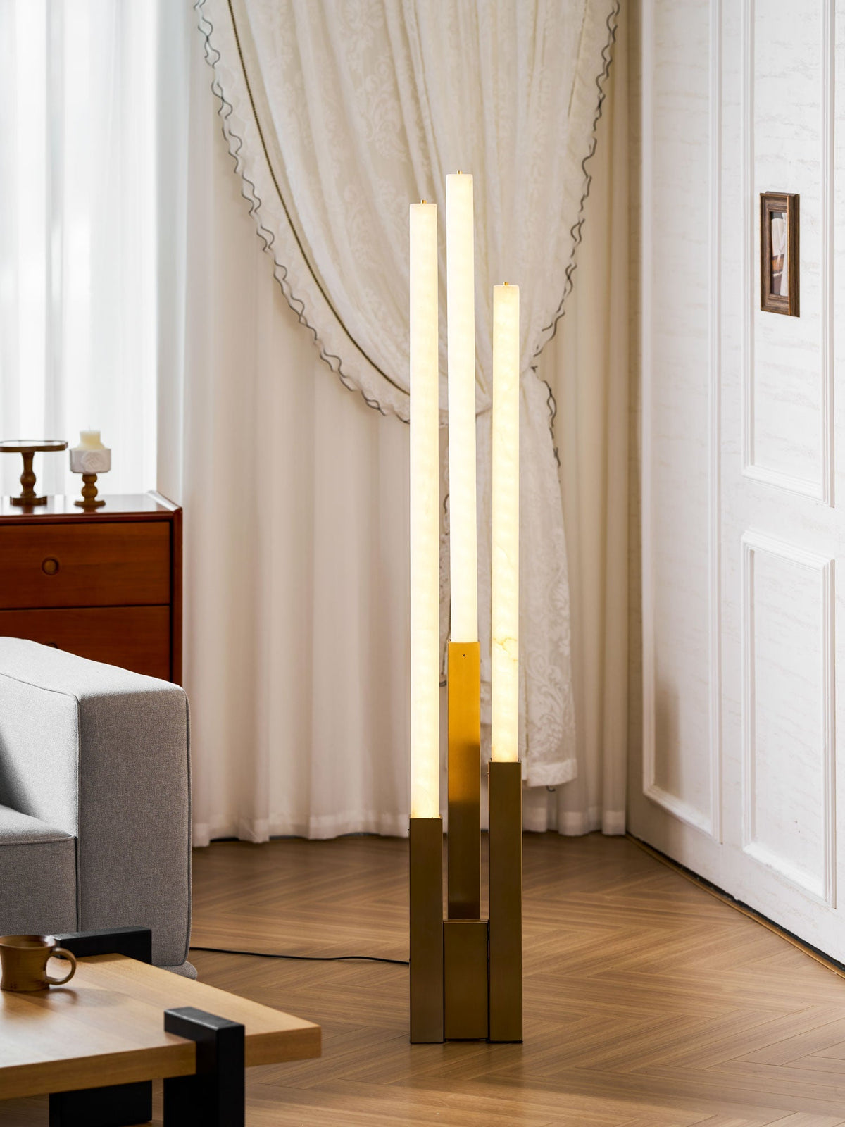 Callisto vloerlamp in albast