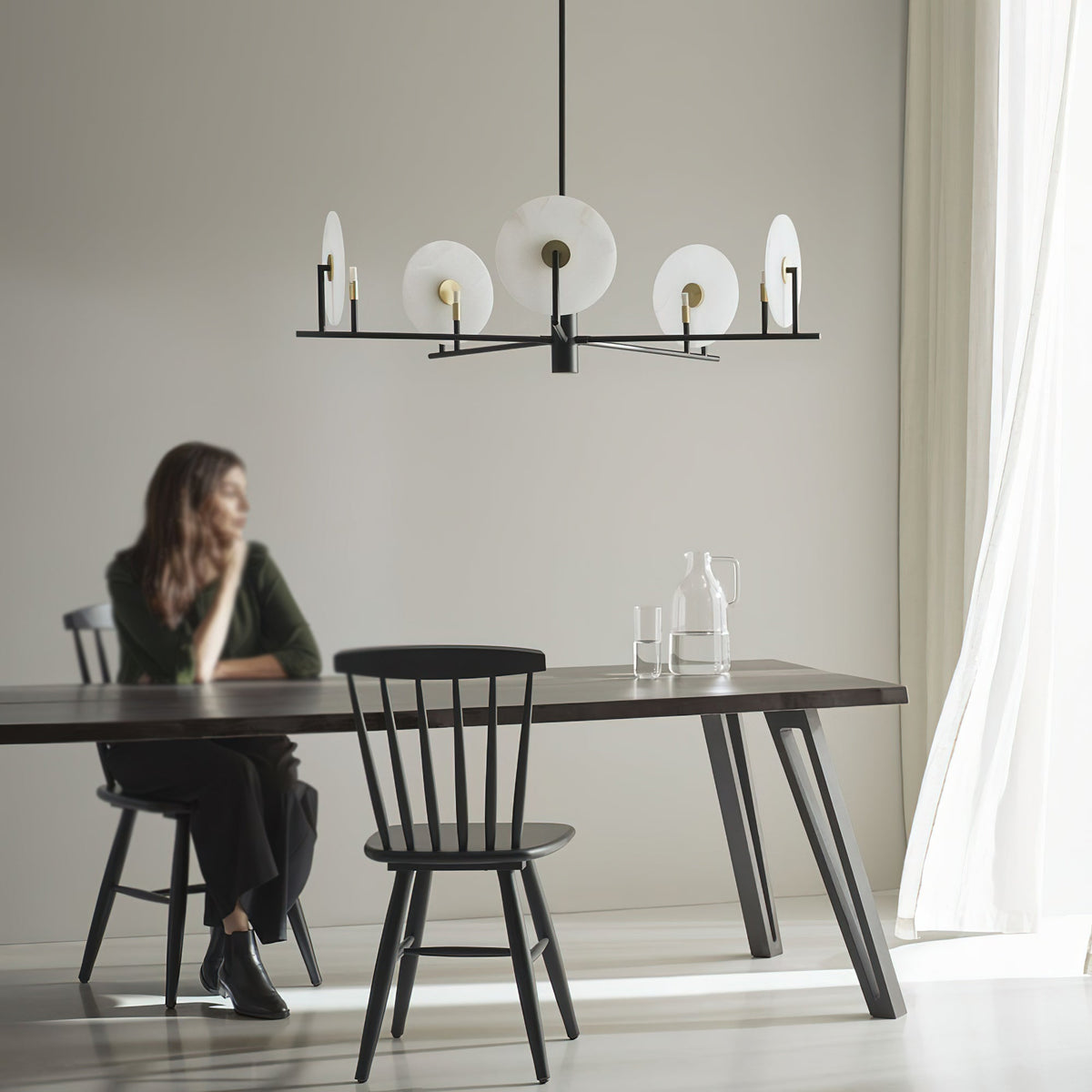Nivorelle kroonluchter met albasten maansschijven