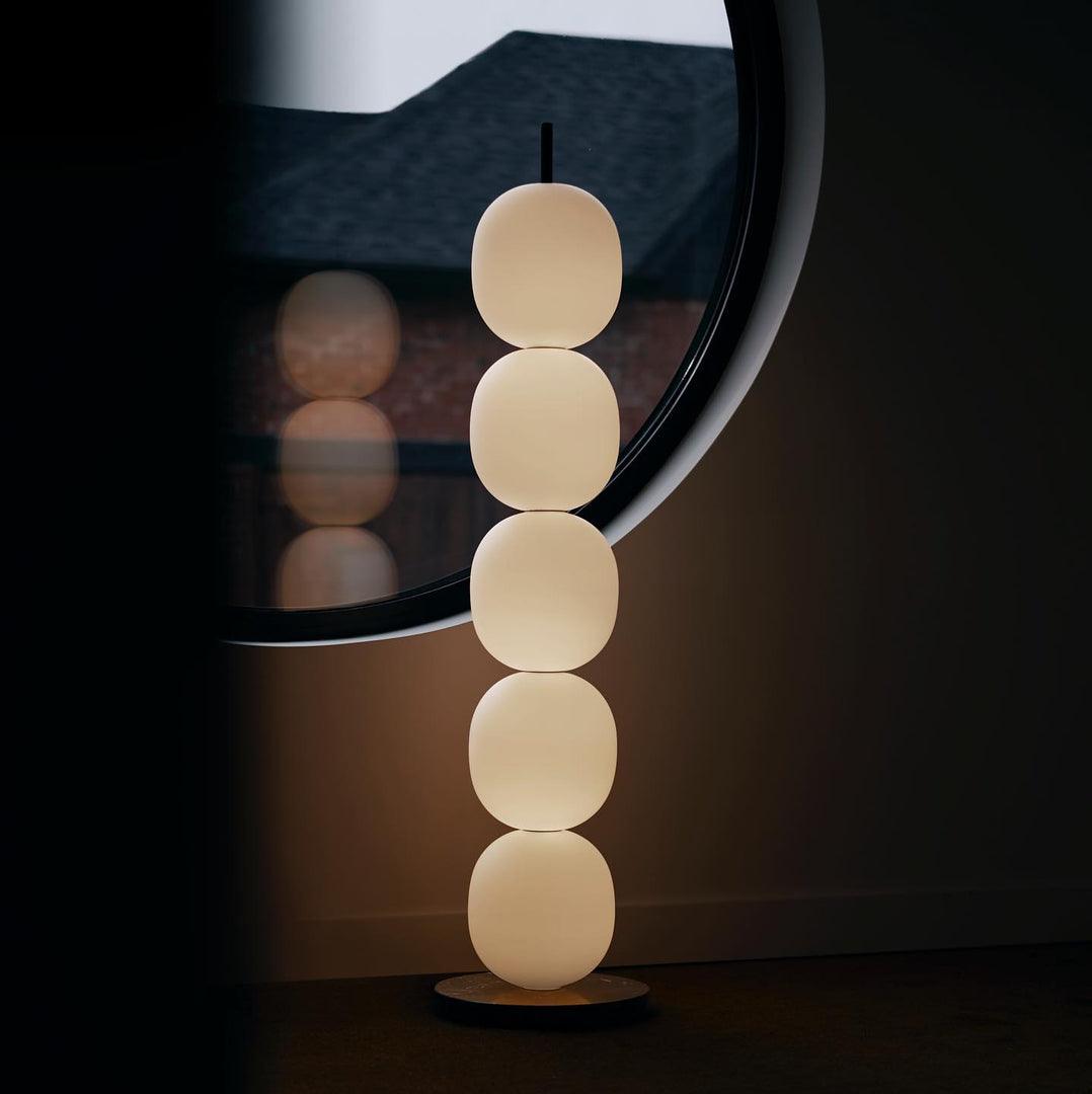 Ceni Minimalistische vloerlamp van marmer