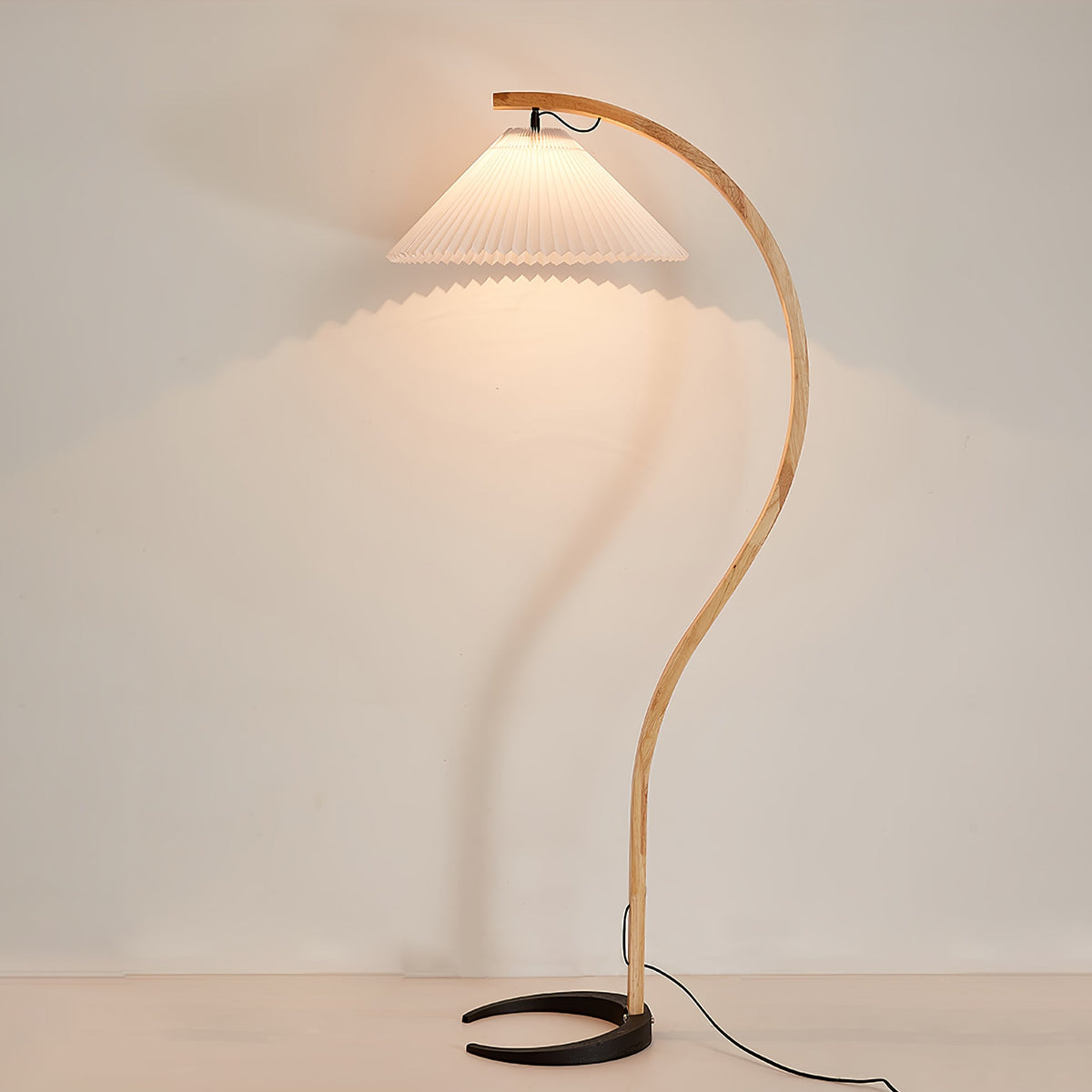 Viaro houten vloerlamp