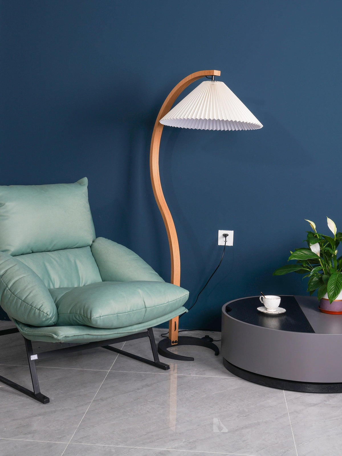 Viaro houten vloerlamp