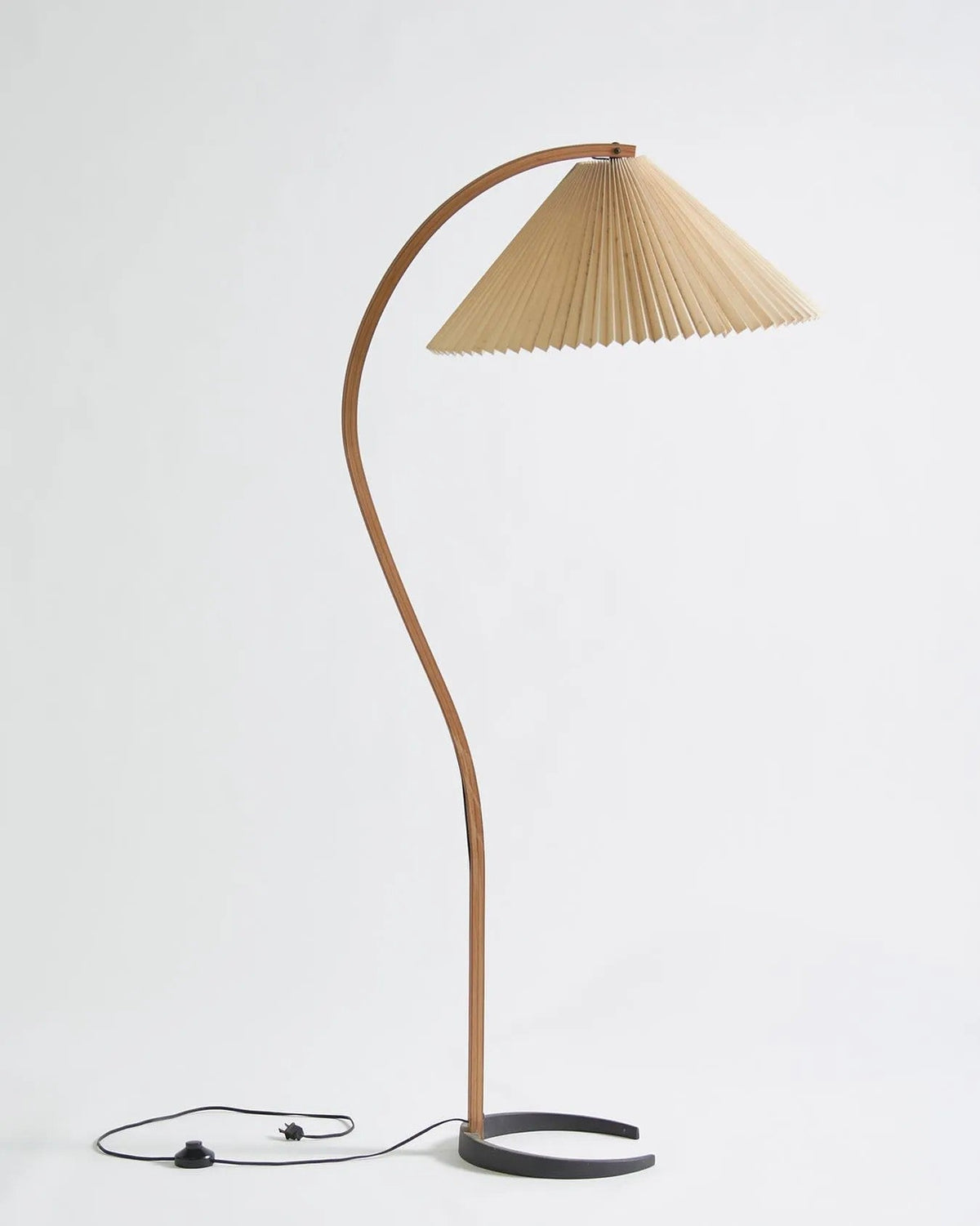 Viaro houten vloerlamp