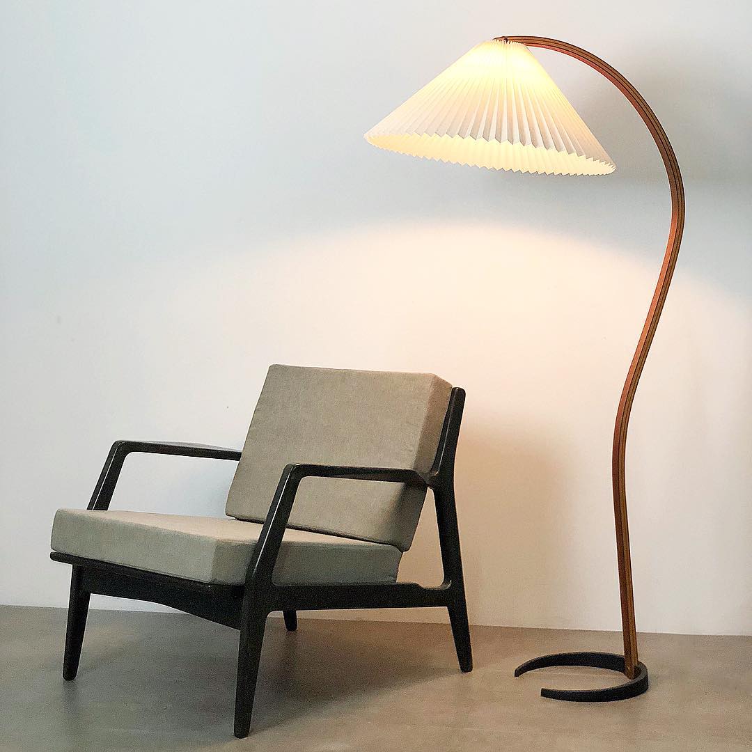 Viaro houten vloerlamp