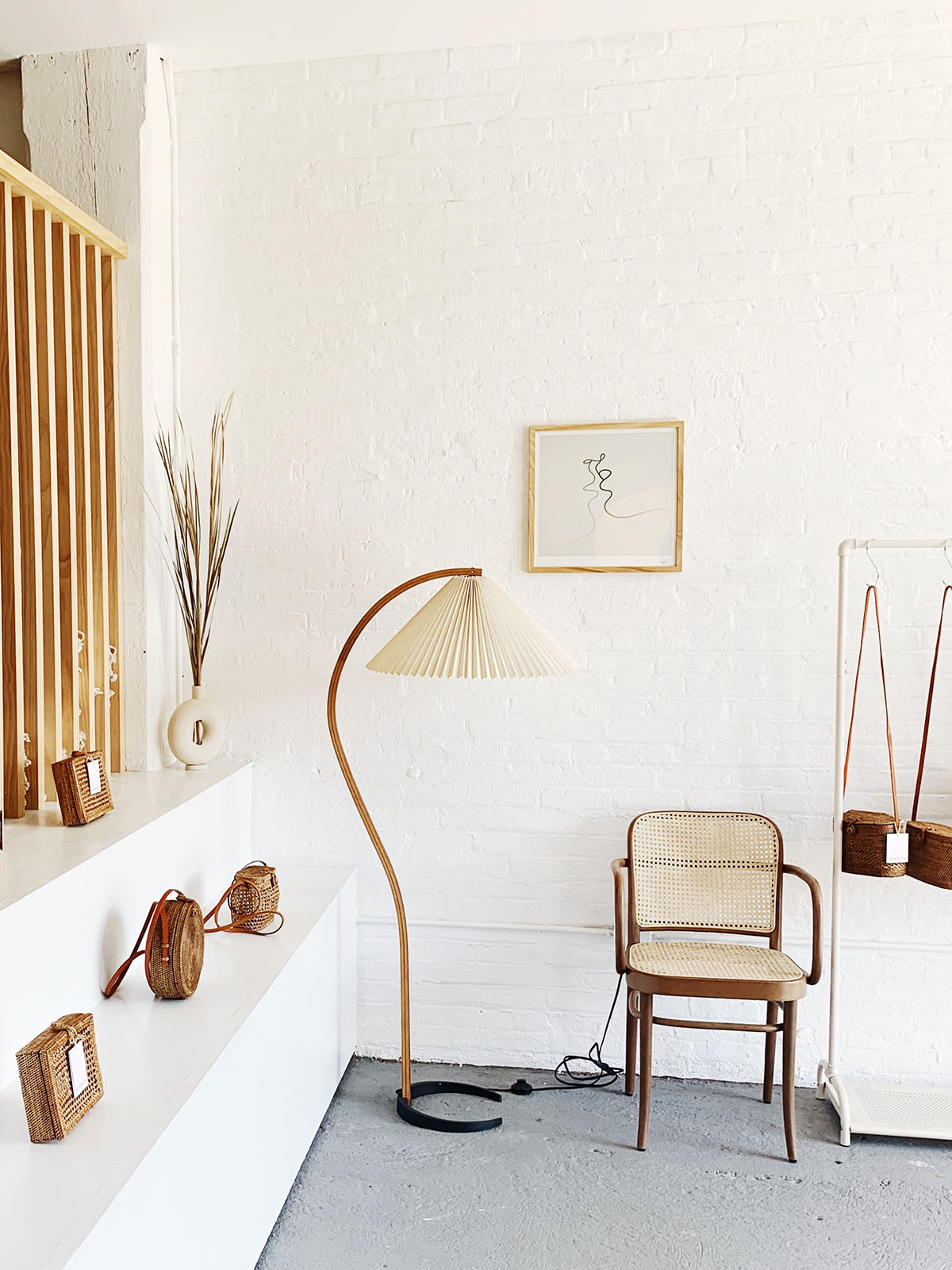 Viaro houten vloerlamp