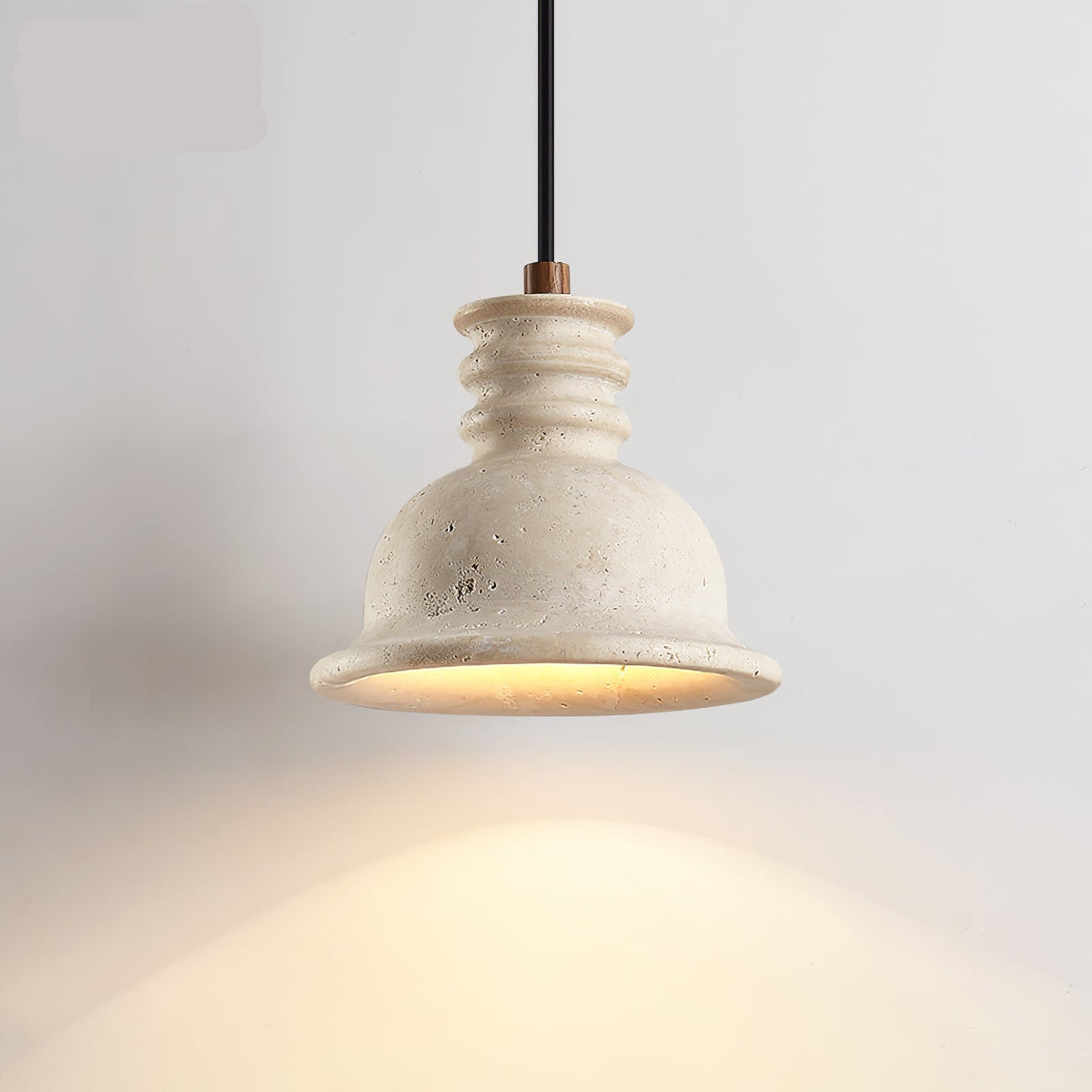 Tavuenne hanglamp van geel travertin