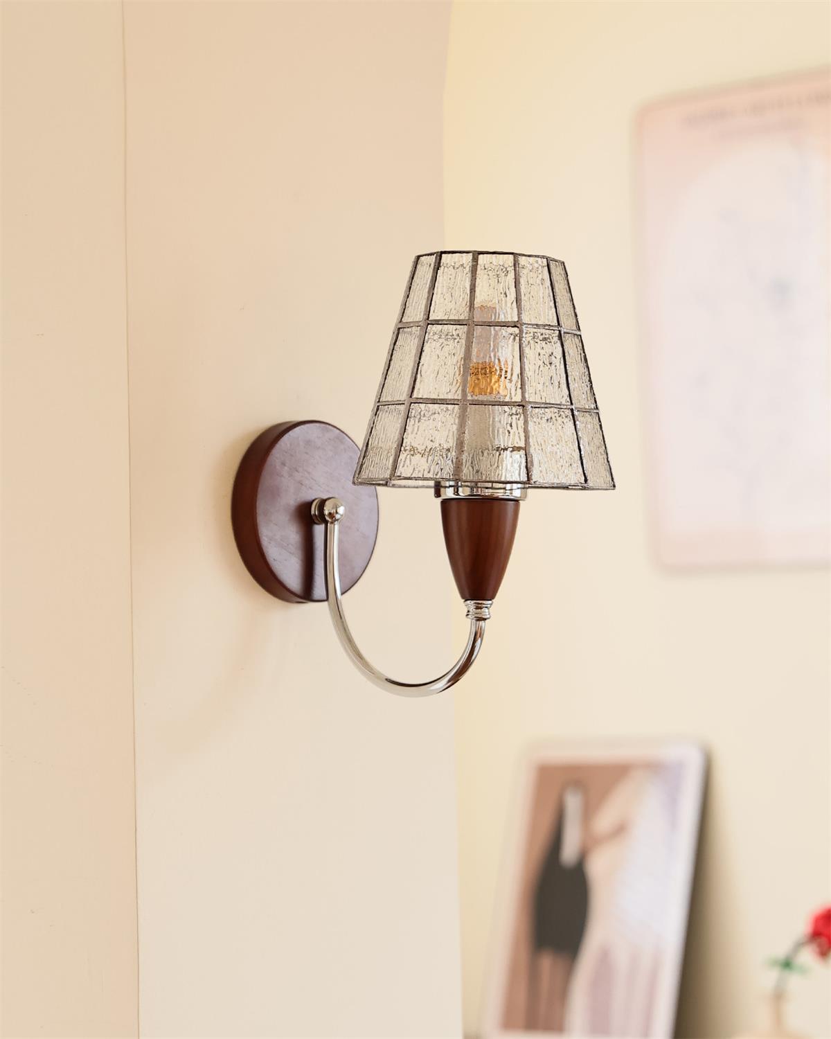 Ambrielle wandlamp met amberkleurige kap
