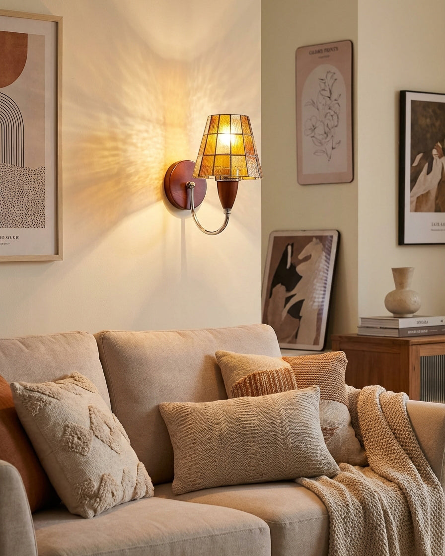 Ambrielle wandlamp met amberkleurige kap