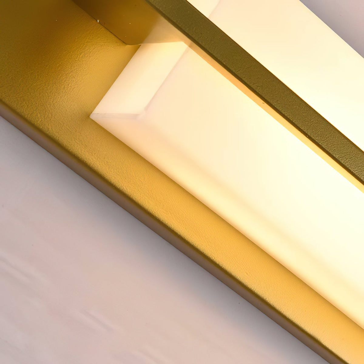 Renanine wandlamp met afwerking