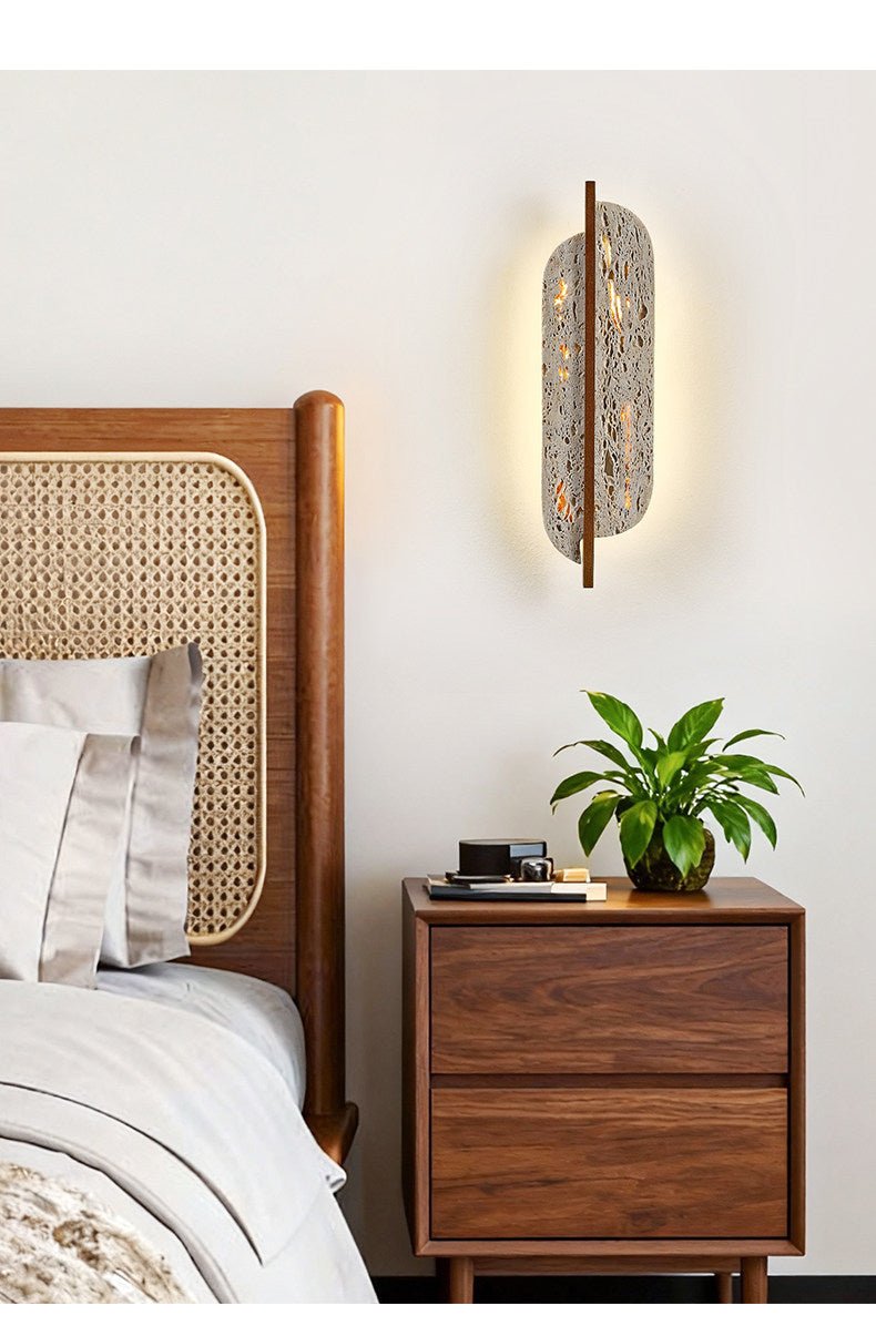 Serinaine wandlamp met geel travertin en walnoot
